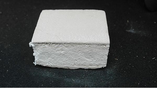 輕質(zhì)石膏為什么會不干