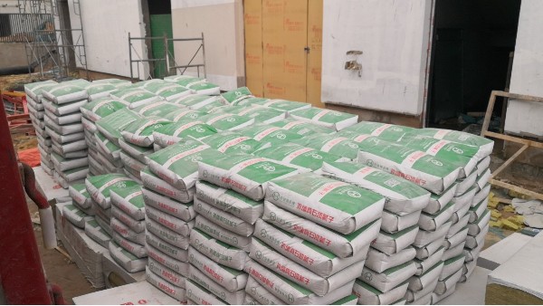 外墻真石漆膩子施工時需要注意哪些方面？